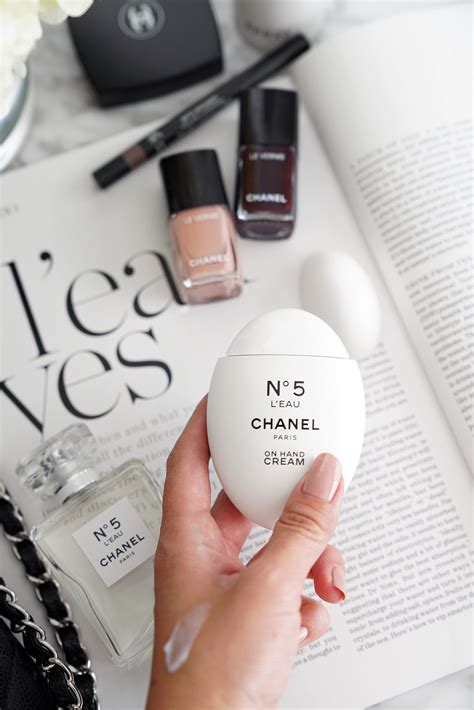 crema chanel l'eau n 5|Chanel l'eau on hand cream.